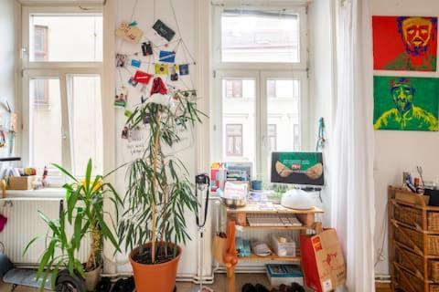 Fro-Media - Streetside Room 2 - Community Space Wina Bagian luar foto
